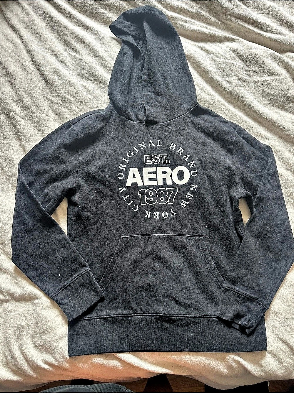 Aéropostale Graphic Pullover Hoodie in Black Size Small